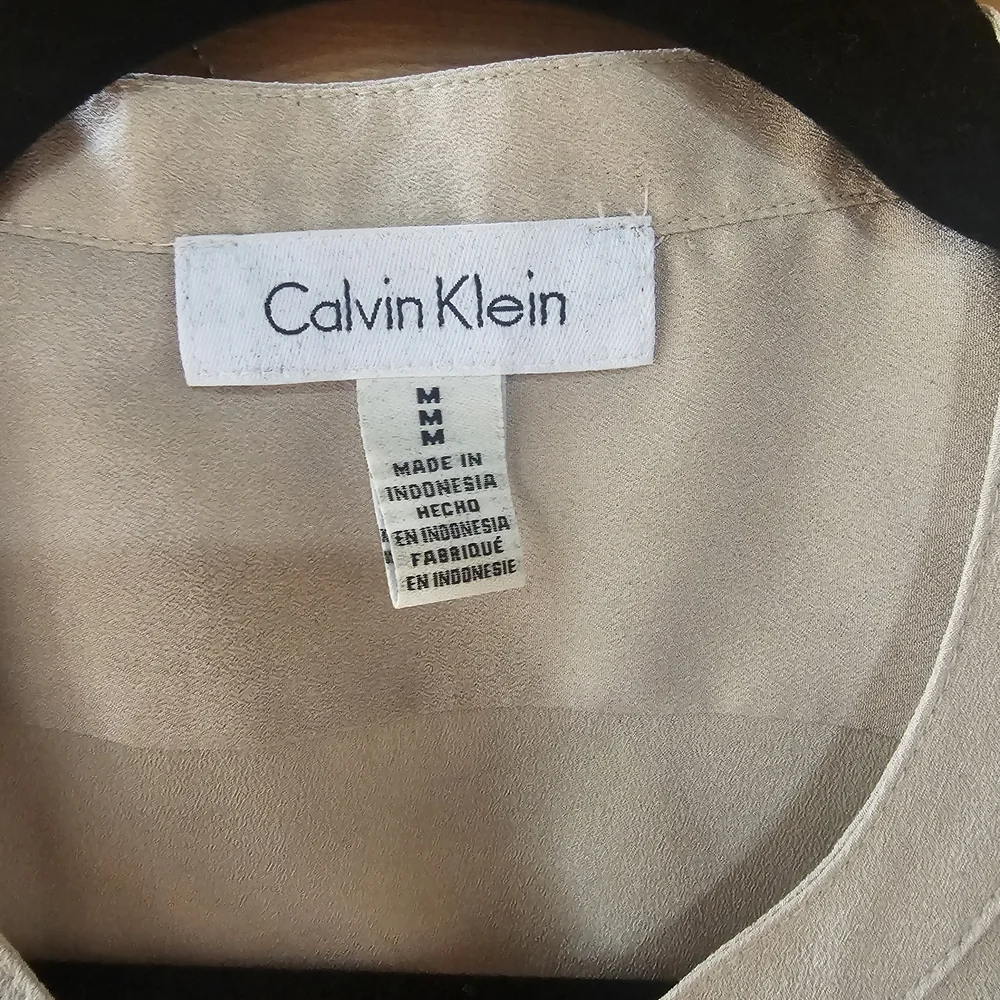 Calvin Klein Women's Beige Blouse with Gold Accents - Picture 2 of 8